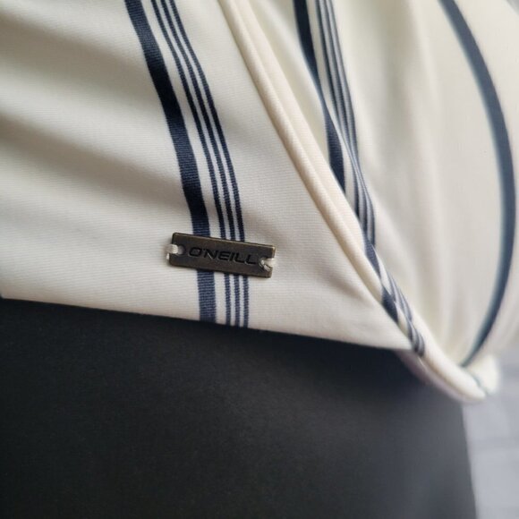 O'Neill Juniors' Classic Stripe Seville Bikini Top - Picture 4 of 6